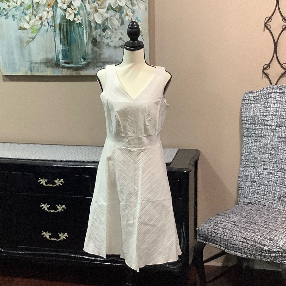 Chic White Sleeveless Dress